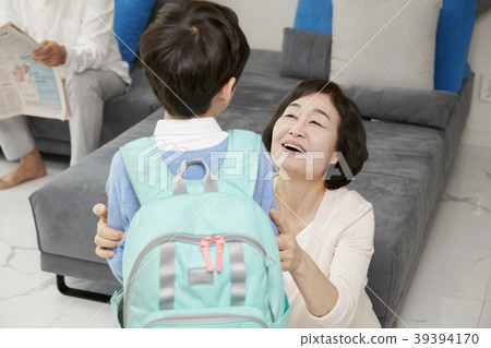 Parenting, grandmother, grandchild, Korean 39394170