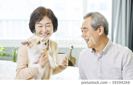 Old couple, Korean 39394268