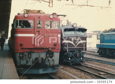 JNR EF58 Electric Locomotive & ED75 Electric Locomotive 39395174