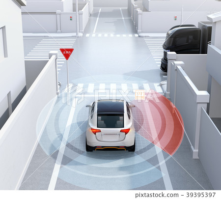 賽道在SUV停在“停止”標誌之前暫停。連接的汽車概念 賽道在SUV停在“停止”標誌之前暫停。連接的汽車概念 39395397