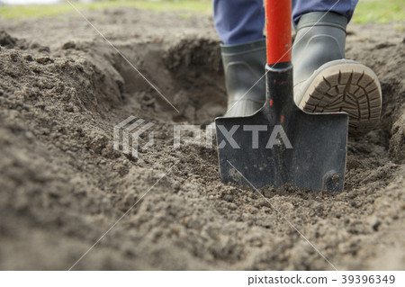 Hole moat Hole moat 39396349