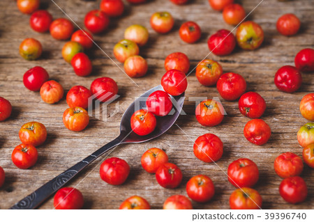 Babados cherry fruits-Malpighia glabra fruits 39396740