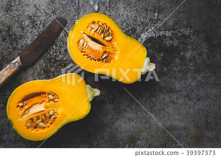 Butternut pumpkins 39397373