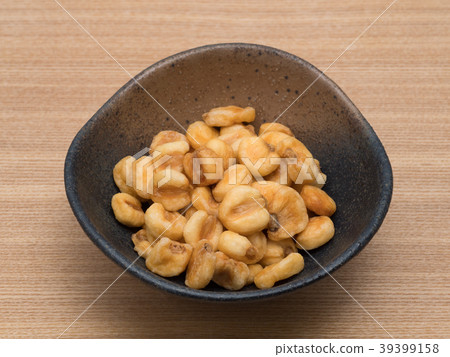 Giant Corn Giant Corn 39399158