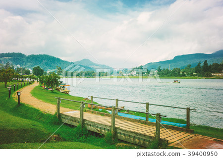Gregory lake in Nuwara Eliya Gregory lake in Nuwara Eliya 39400950