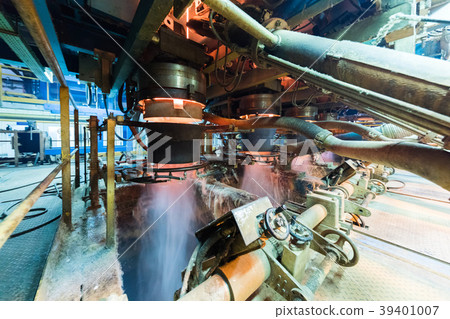 Manufacturing factory, modern high-tech production Manufacturing factory, modern high-tech production 39401007