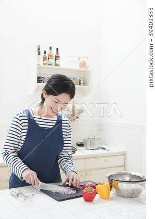 廚房裡的女人 廚房裡的女人 39401333