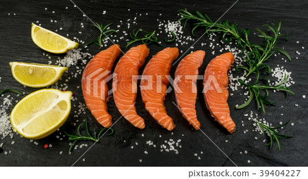 Sliced Salmon Fillet 39404227