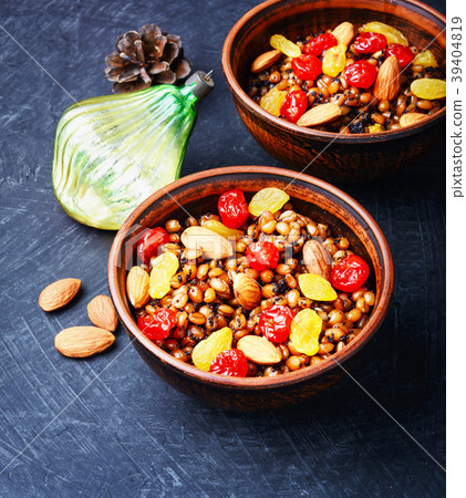 traditional christian Christmas dish, kutya 39404819