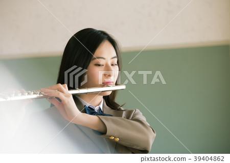吹長笛的女學生 吹長笛的女學生 39404862