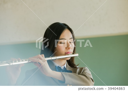 吹長笛的女學生 吹長笛的女學生 39404863
