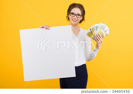 Portrait of confident beautiful young business 39405450
