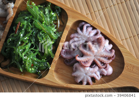 salad from sea cabbage chuka, octopus salad from sea cabbage chuka, octopus 39406841