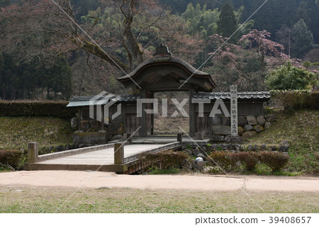 Ruined Valley Asakura Ruins Karamon 39408657