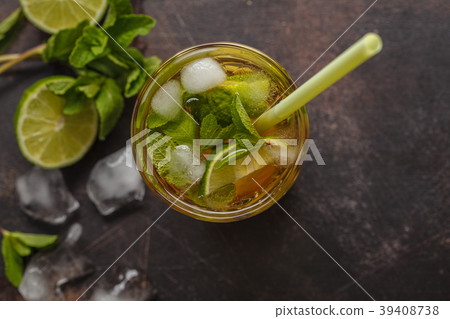 Brazilian traditional caipirinha with lime, sugar  39408738