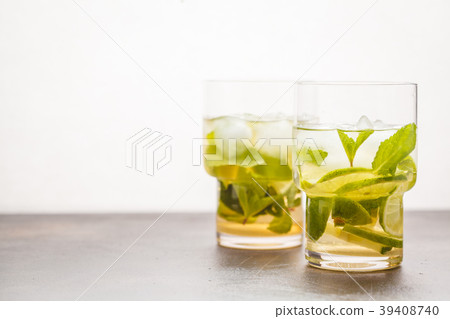 Brazilian traditional caipirinha with lime, sugar 39408740