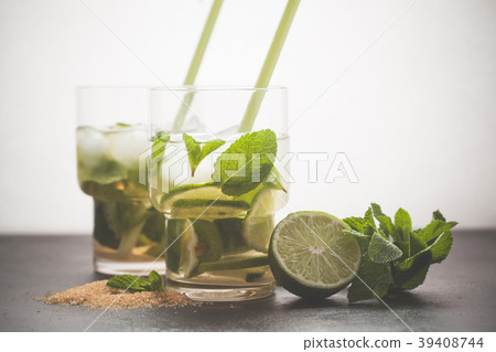 Brazilian traditional caipirinha with lime, sugar 39408744