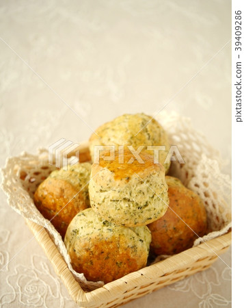 Sencha scones served (copy space above) Sencha scones served (copy space above) 39409286