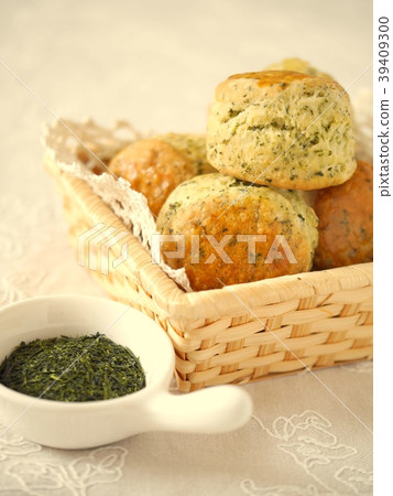 Sencha scones and tea leaves 39409300