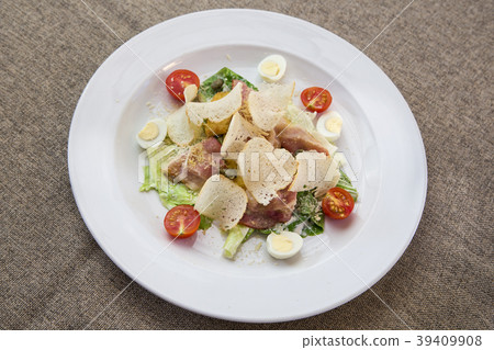 Caesar salad 39409908