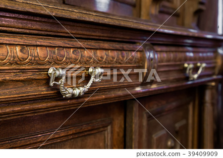 commode with vintage furniture commode with vintage furniture 39409909