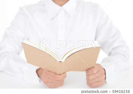 讀一本書的女人 讀一本書的女人 39410238