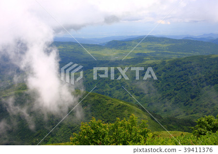 從Hatsubetsu山徑看到的Amaryunuma濕地 39411376