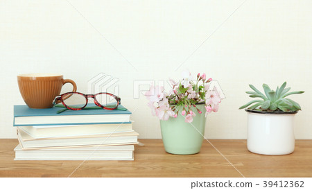 櫻花和書籍 櫻花和書籍 39412362
