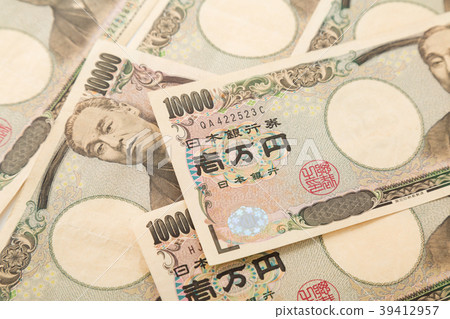 Money 39412957