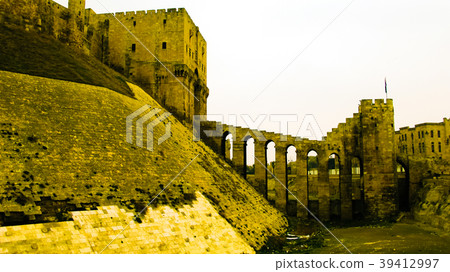 Entrance to Aleppo citadel Entrance to Aleppo citadel 39412997