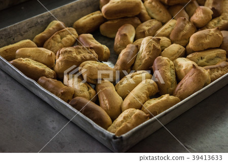 Unsanitary production of cookies Unsanitary production of cookies 39413633
