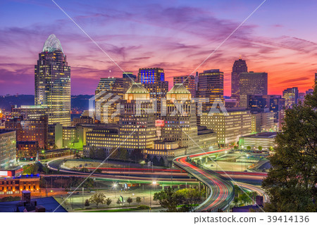 Cincinnati, Ohio, USA Skyline 39414136