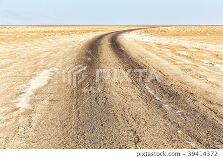 the  ground and the road in the desert of salt 39414372