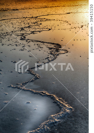 the sunset reflex  in the  salt  lake 39415150