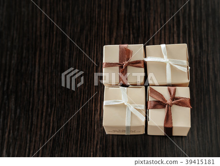 Composition with small gift boxes 39415181