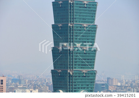 Middle of Taipei 101 39415201