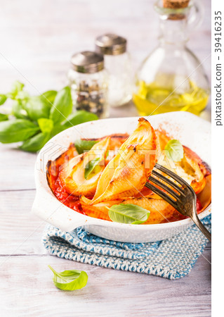 Italian pasta Conchiglioni Rigati Italian pasta Conchiglioni Rigati 39416235
