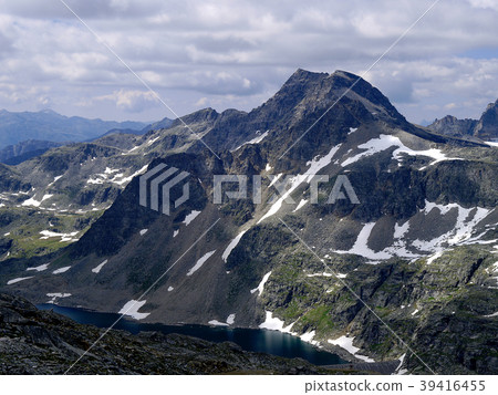 Part of the Alps mountain massif called Carinthia. Part of the Alps mountain massif called Carinthia. 39416455
