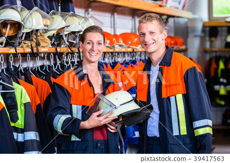 Fire fighters before next operation 39417563