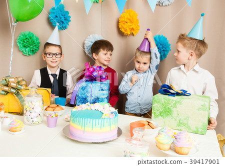 Boy birthday cake 39417901