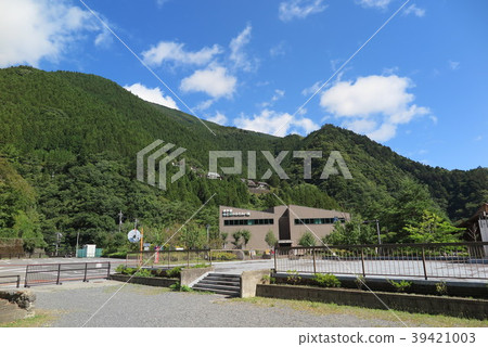 Landscape of lake and lakeside with dam of fine weather 21 Landscape of lake and lakeside with dam of fine weather 21 39421003
