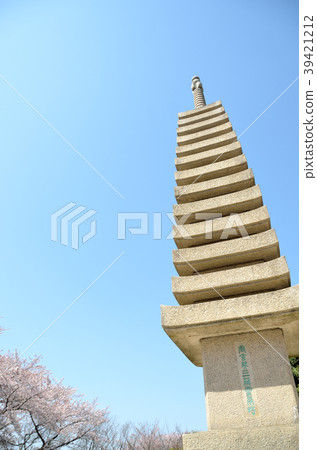 Xuan Pagoda和石頭塔在春天 39421212
