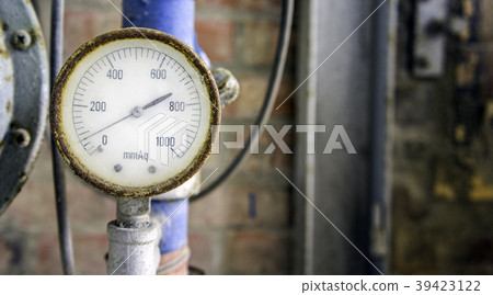 一個生銹的壓力錶 壓力計 39423122