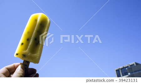 Passion fruit branch ice blue sky background Passion fruit branch ice blue sky background 39423131