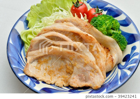 注意）蒸汽是修飾合成。生薑烤豬肉（豬肉烤豬肉，豬肉烤肉）。 39423241