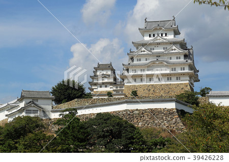 Himeji castle in late summer Himeji castle in late summer 39426228