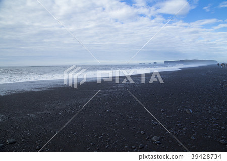 Black Sand Beach 39428734