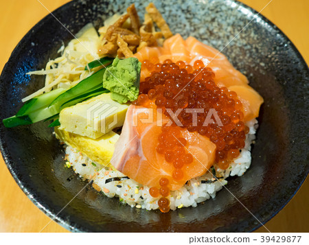 Seafood raw fish risotto Seafood raw fish risotto 39429877