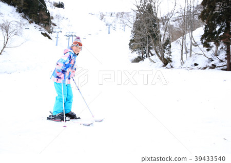 喜歡滑雪的小學生 39433540
