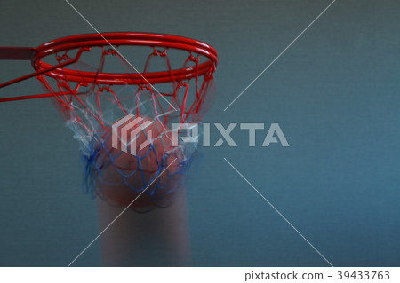 basketball ball hoop 39433763
